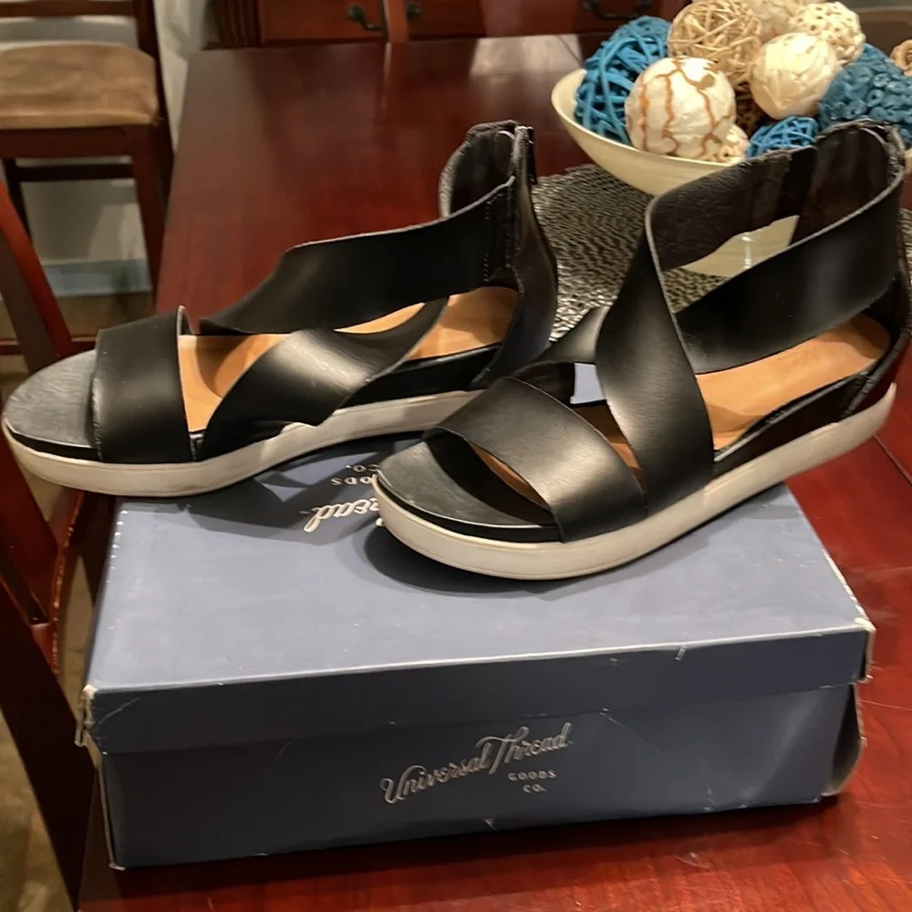 Shoes - Picture 3 of 8